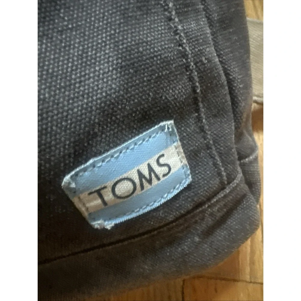 Toms Trekker Excursion Canvas Backpack Grey W/White Straps Button/Zipper Adjust